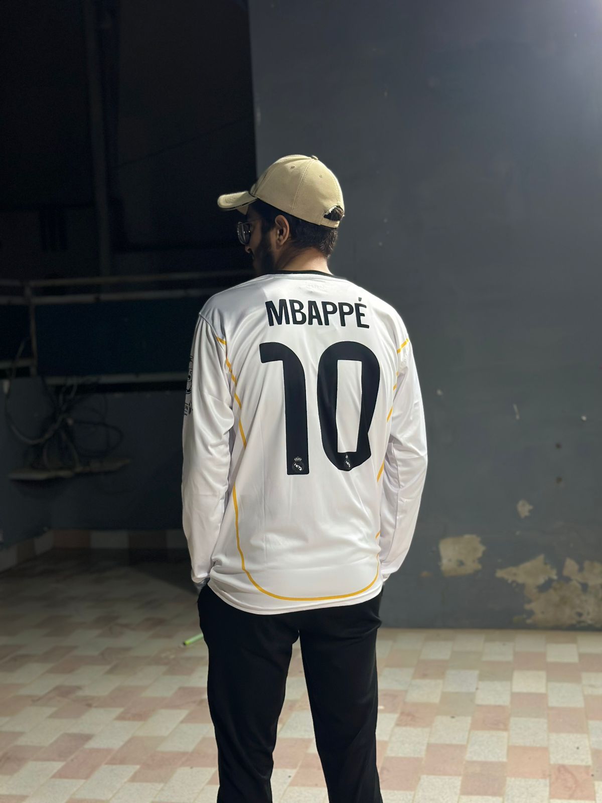 Real Madrid 25/26 Long-Sleeve Performance Jersey